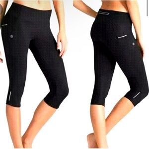 Athleta Dobby Be Free Knicker Capri Cropped Leggings Black Womens Size XXS